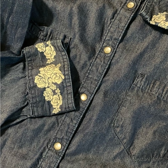 Bit & Bridle Woman's Pearl Snap Long Sleeve Top Sz XL Blue Denim Embroidered - Picture 10 of 12